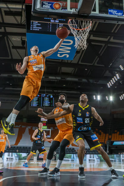 的中场核心 的中场核心